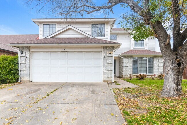 2552 Forest Creek Drive