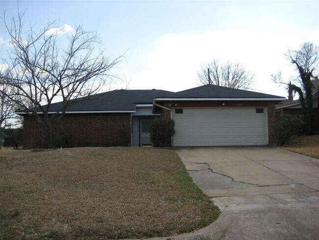 2301 Fall Court