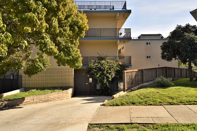 480 Crescent