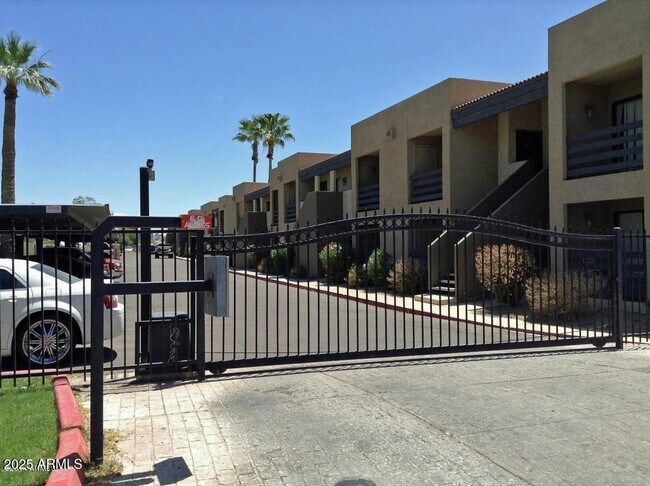 1241 N 48th St Phoenix, AZ 85008