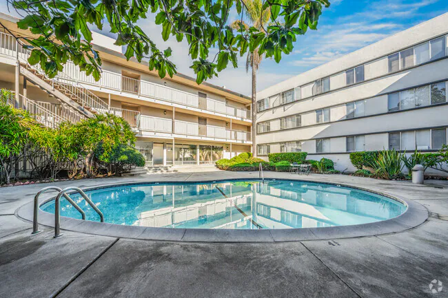 Americana Apartments