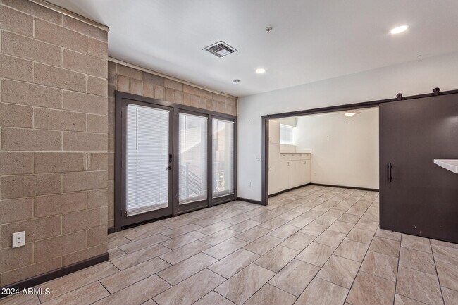 129 N 11th Ave Phoenix, AZ 85007