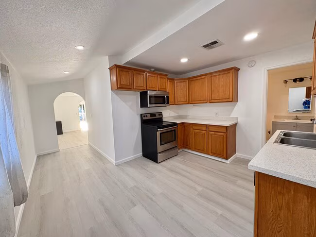 Beautifully Remodeled 2 Bedroom 1 Bath Home Downtown Brentwood