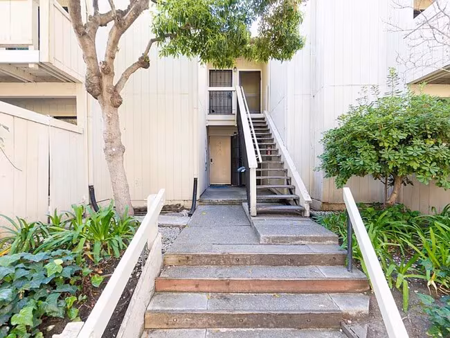 936 Kiely Blvd Santa Clara, CA 95051