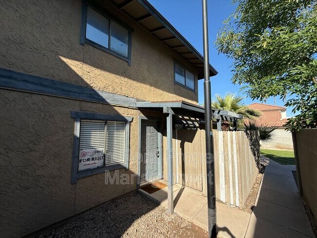 286 W Palomino Dr Chandler, AZ 85225