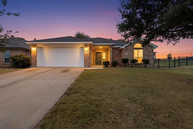 729 Ridgehill Dr Burleson, TX 76028