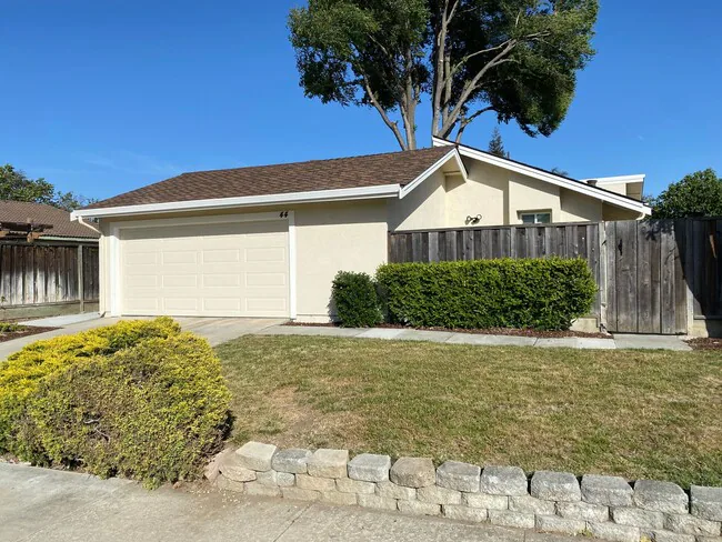 44 Southcreek Court