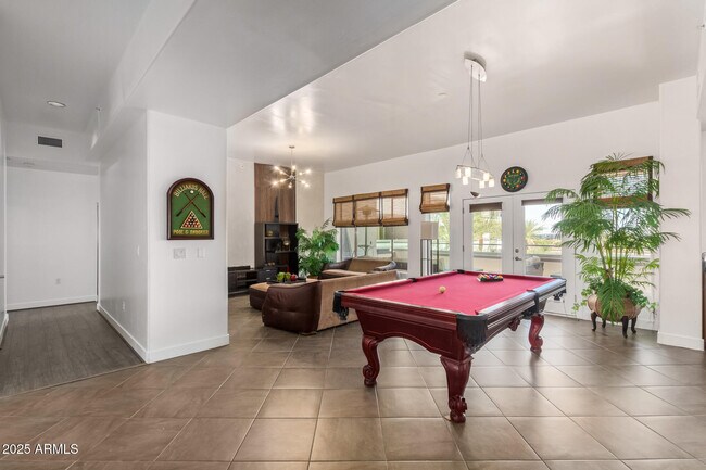 945 E Playa Del Norte Dr Tempe, AZ 85288