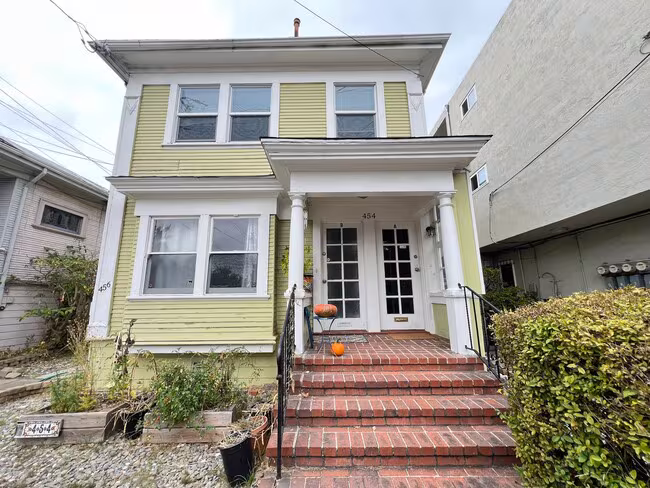 454-456 Alcatraz Ave Oakland, CA 94609