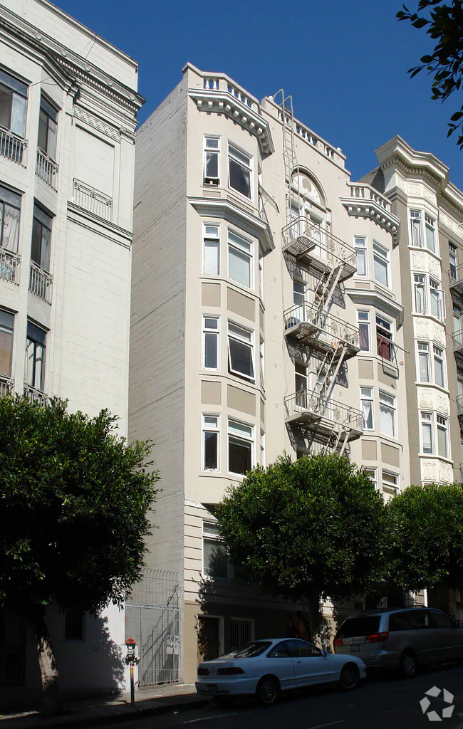 Stow Apartments