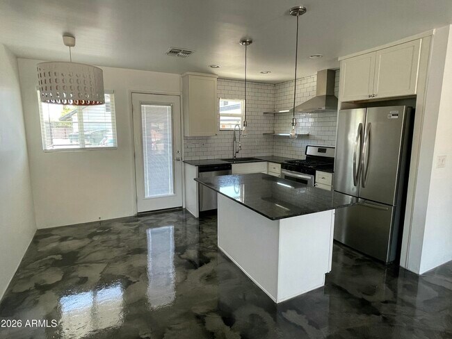 3416 N 37th St Phoenix, AZ 85018