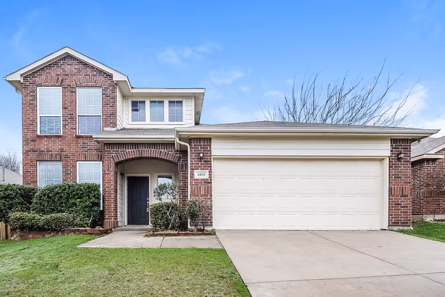 4805 Barnhill Ln Fort Worth, TX 76135