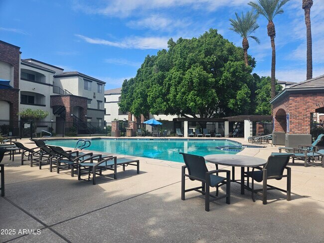 3302 N 7TH St Phoenix, AZ 85014