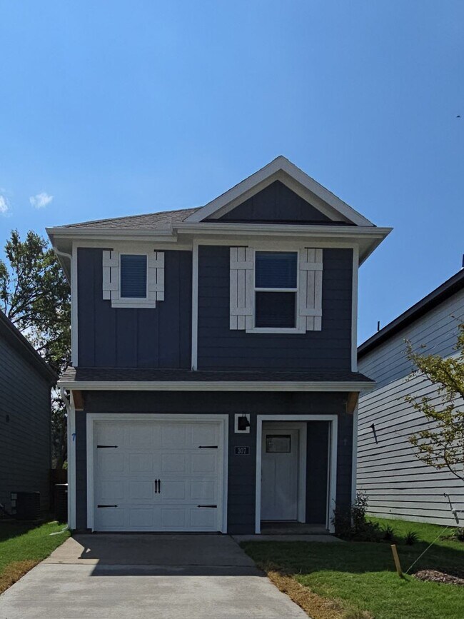 307 Clematis Street