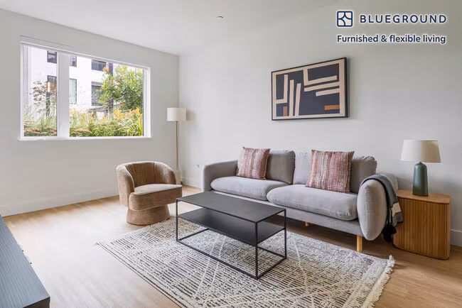1 Adrian Ct Burlingame, CA 94010