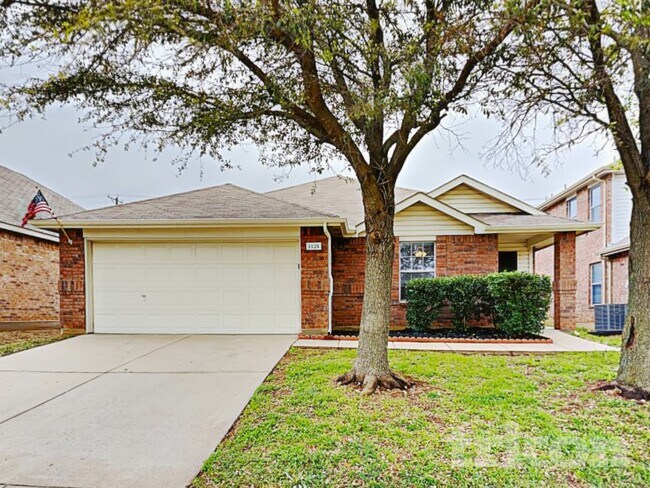 1128 Maplewood Ln Crowley, TX 76036