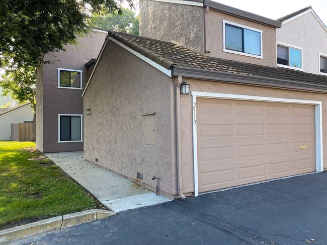 2530 Hawkington Court