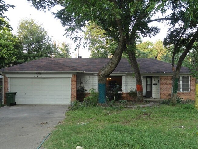 1405 Robin Lane