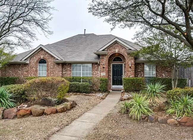 8401 Greenfield Drive