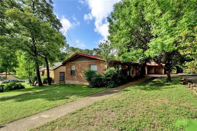 607 Bellevue Pl