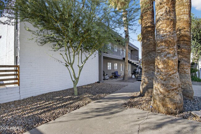 2925 N 38th St Phoenix, AZ 85018