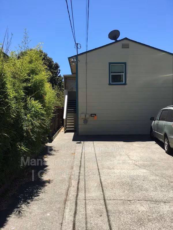 1066 Emerald Ct Santa Rosa, CA 95407