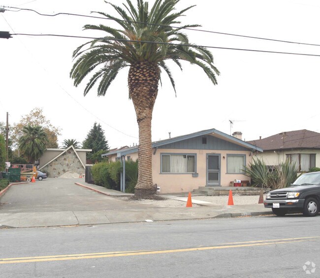 20259-20261 Santa Maria Avenue