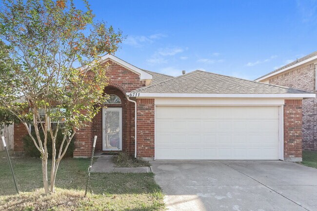 6711 Waterlilly Dr Arlington, TX 76002