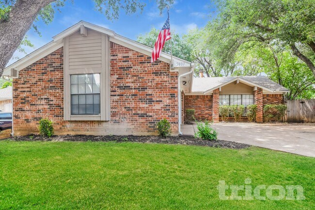 2407 Springridge Dr Arlington, TX 76014