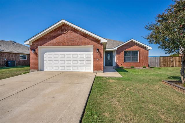 121 Thoroughbred Dr Krum, TX 76249
