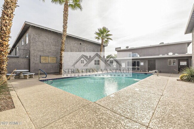 424 W Brown Rd Mesa, AZ 85201