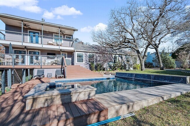 2100 Daisy Ln Fort Worth, TX 76111