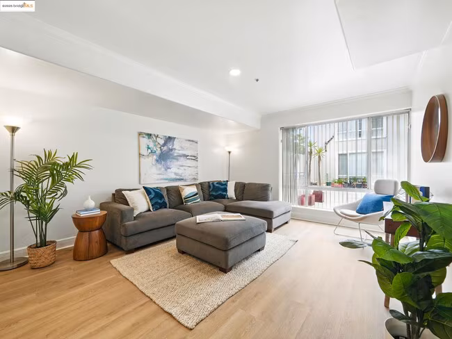 1515 14th Ave Oakland, CA 94606