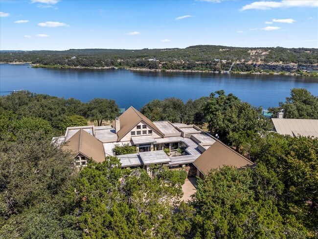 24736 Travis Lakeside Cove