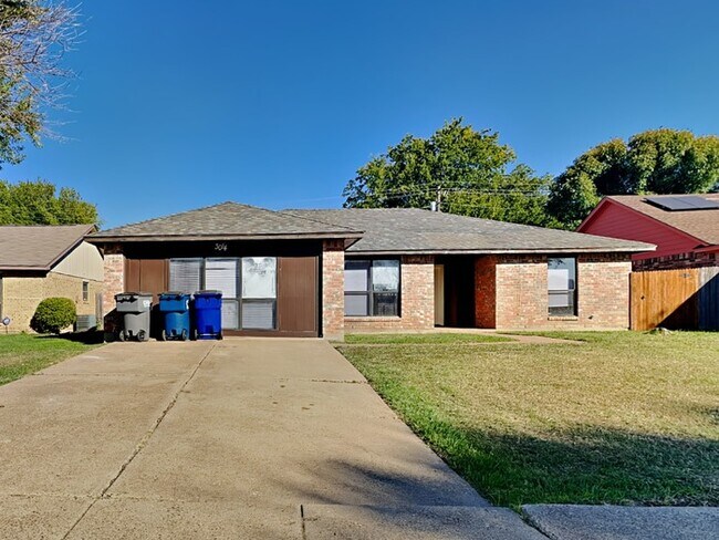 3014 East Pepperidge Drive