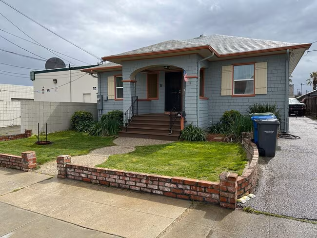 21 Cecil Avenue