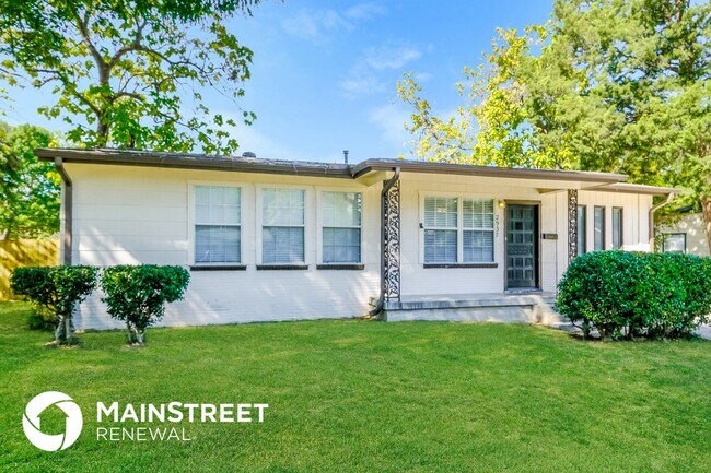 2937 Larry Dr Garland, TX 75041