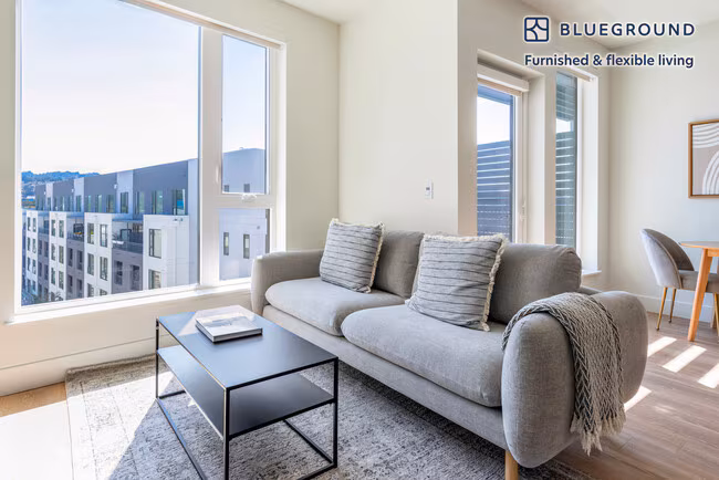 1 Adrian Ct Burlingame, CA 94010