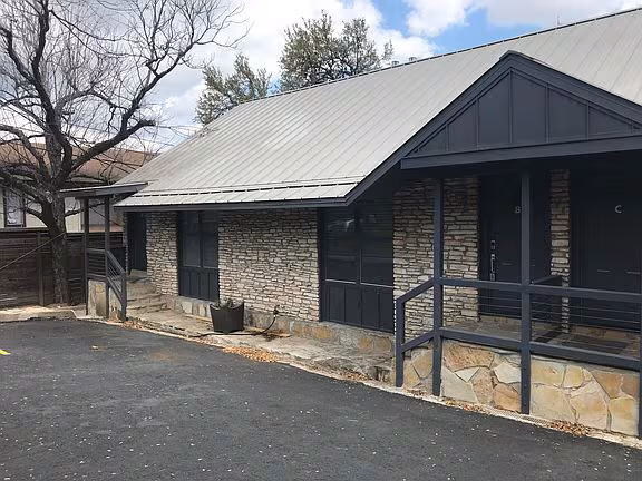 3805 Southridge Drive
