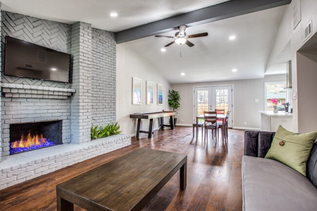 831 Loganwood Ave Richardson, TX 75080