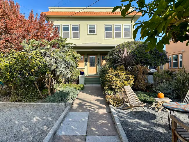 444 40th St Oakland, CA 94609