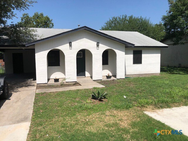 2316 N Austin St Seguin, TX 78155