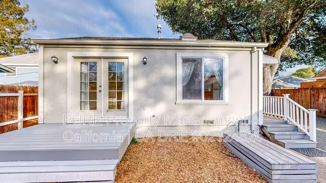 1132 Humboldt St Santa Rosa, CA 95404