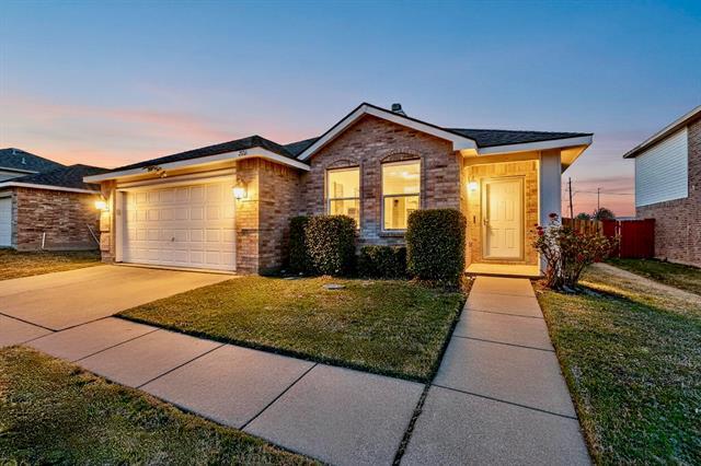 2016 Swenson Ct Grand Prairie, TX 75052