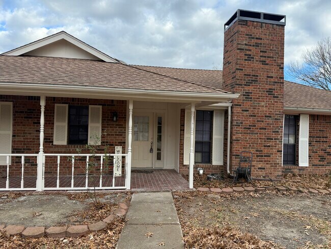 5410 Deep Canyon Dr Garland, TX 75043