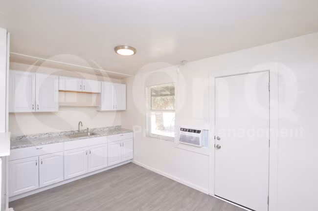 7040 Grand Ave Glendale, AZ 85302