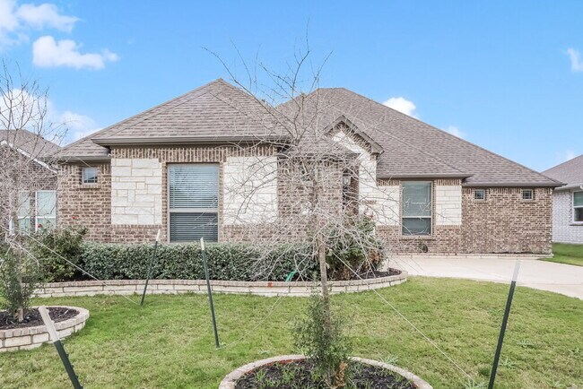 220 Watson St Red Oak, TX 75154