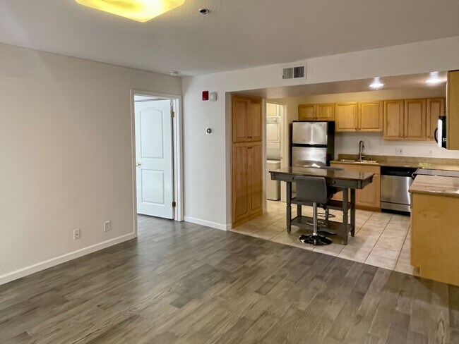631 East El Camino Real