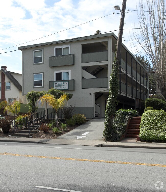1141 El Camino