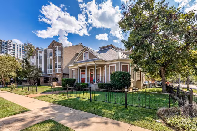 915 W 23rd St Austin, TX 78705